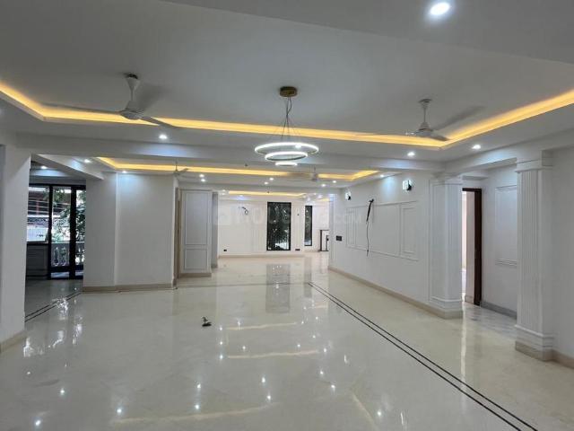 4.5 BHK Independent Builder Floor in DLF Phase 2 for resale Gurgaon. The reference number is 20533195