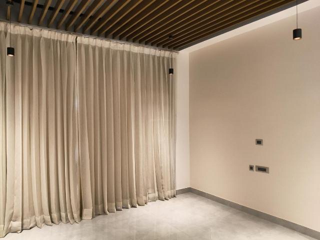 4.5 BHK Independent Builder Floor in DLF Phase 4 for resale Gurgaon. The reference number is 18387316