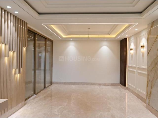 4.5 BHK Independent Builder Floor in Janakpuri for resale West Delhi. The reference number is 17200219