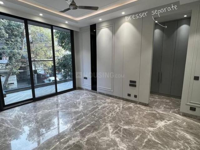 4.5 BHK Independent Builder Floor in Mayfield Garden for resale Gurgaon. The reference number is 19311916