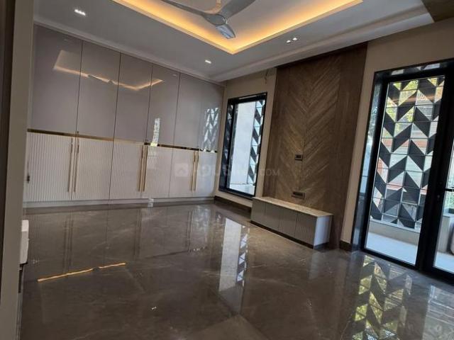 4.5 BHK Independent Builder Floor in Sector 15 for resale Faridabad. The reference number is 20307761