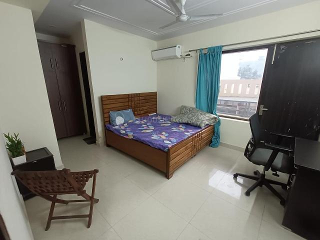 4.5 BHK Independent Builder Floor in Sector 45 for rent Gurgaon. The reference number is 19695518