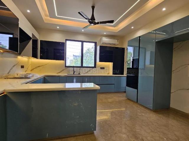 4.5 BHK Independent Builder Floor in Sector 57 for resale Gurgaon. The reference number is 19501148