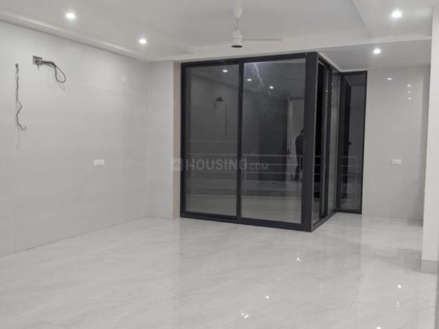 4.5 BHK Independent Builder Floor in Sector 73 for rent Gurgaon. The reference number is 20388580