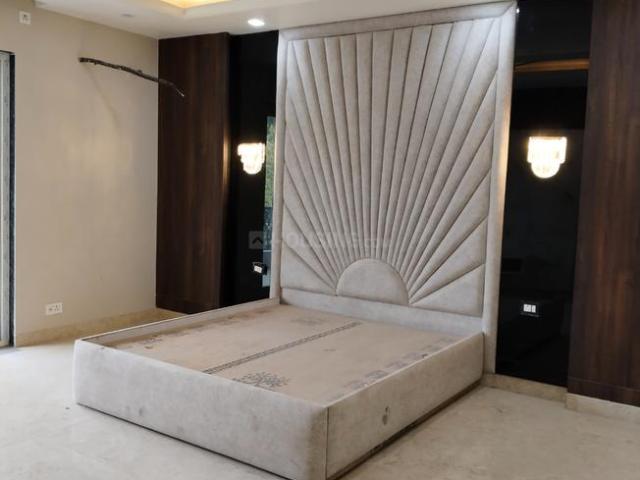 4.5 BHK Independent Builder Floor in Sector 85 for resale Faridabad. The reference number is 20149744