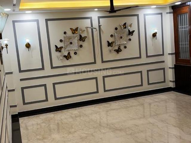 4.5 BHK Independent Builder Floor in Sector 8 Dwarka for resale New Delhi. The reference number is 19544772