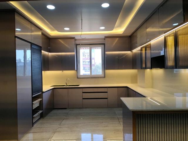 4.5 BHK Independent Builder Floor in Shalimar Garden for resale Ghaziabad. The reference number is 18537000