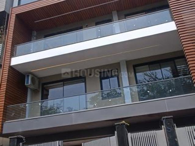4.5 BHK Independent Builder Floor in Sushant Lok Phase 1 for resale Gurgaon. The reference number is 19344010