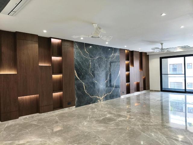 4.5 BHK Independent Builder Floor in Sushant Lok Phase 1 for resale Gurgaon. The reference number is 20177172