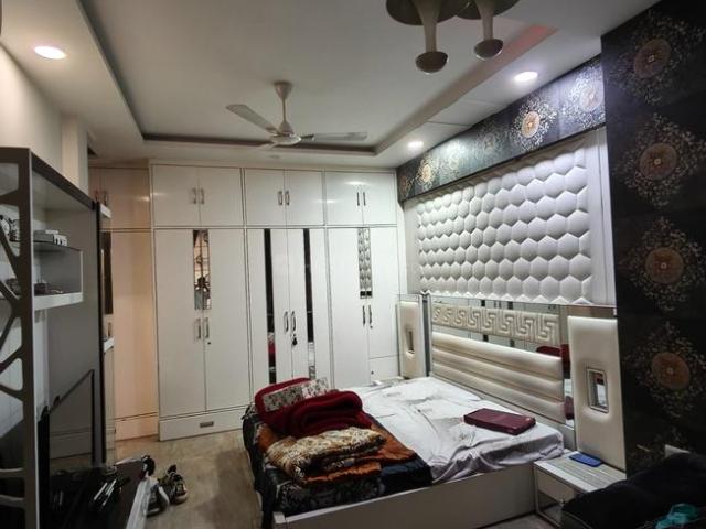 4.5 BHK Independent Builder Floor in Patel Nagar for rent New Delhi. The reference number is 19603879