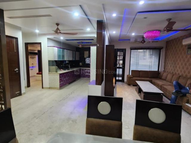 4.5 BHK Independent Builder Floor in Punjabi Bagh for resale New Delhi. The reference number is 18808468
