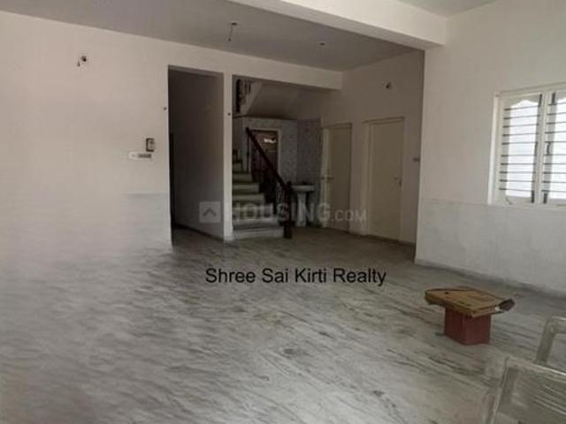 4.5 BHK Independent House in Motera for resale Ahmedabad. The reference number is 18750744