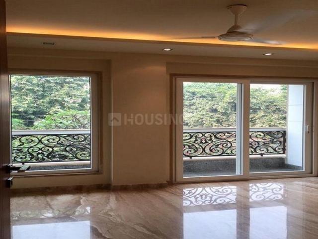 4.5 BHK Independent House in Hauz Khas for resale South Delhi. The reference number is 17555918