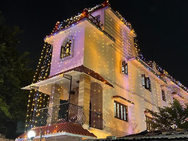 4.5 BHK Independent House in Kalighat for resale Kolkata. The reference number is 17240563