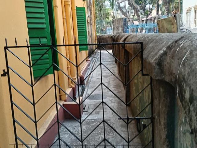 4.5 BHK Independent House in Kalighat for resale Kolkata. The reference number is 20060581