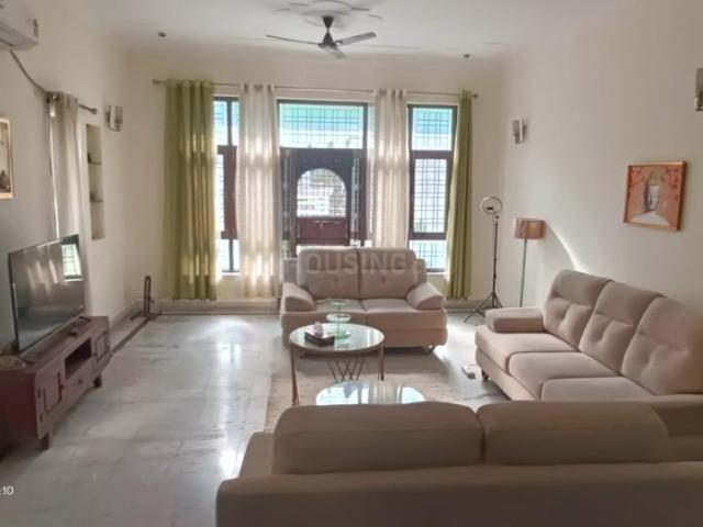 4.5 BHK Independent House in Sigma 1 for rent Greater Noida. The reference number is 20374815