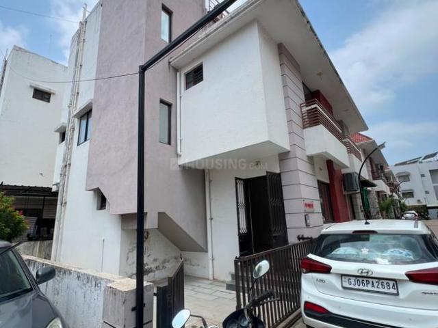 4.5 BHK Villa in Atladara for rent Vadodara. The reference number is 20701653