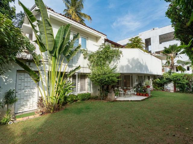 4.5 BHK Villa in Alkapuri for resale Vadodara. The reference number is 20365226