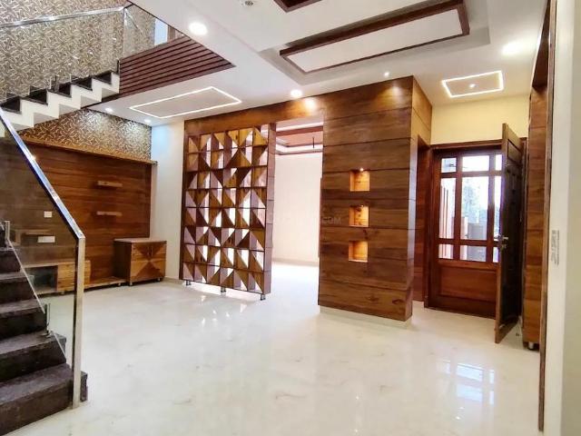 4.5 BHK Villa in Valasaravakkam for resale Chennai West. The reference number is 16676135