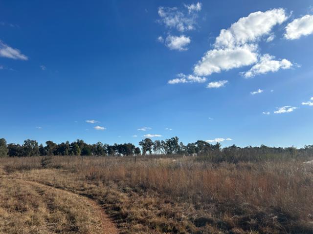 4.5 ha Land available in Valley Settlements AH