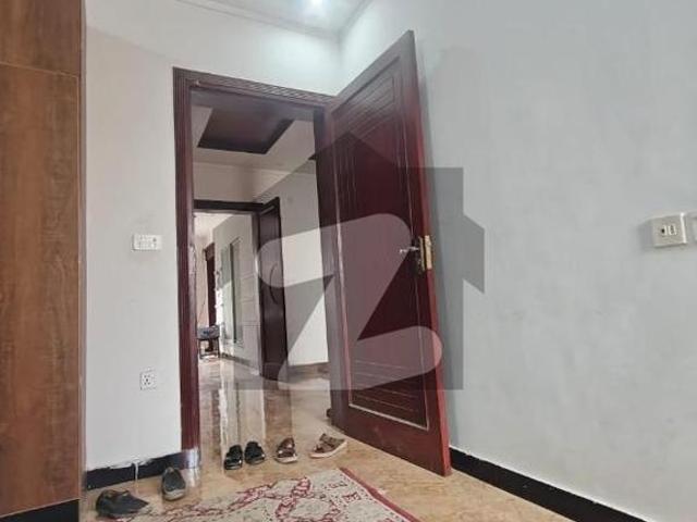 4.5 Marla 5 rooms gas water Electricity available. Gulburg Peshawar Gulberg