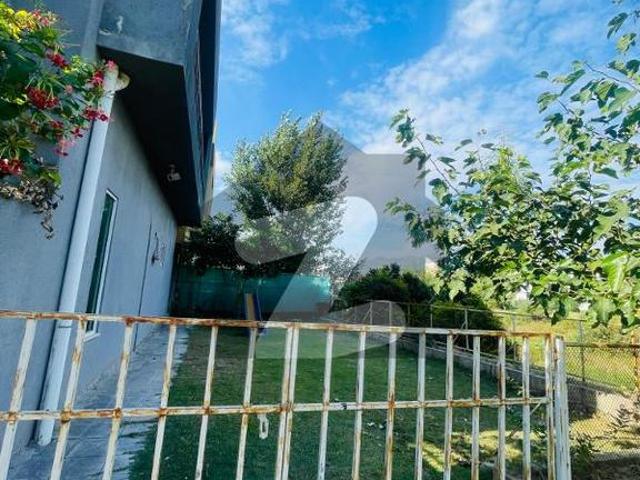 4.5 Marla Corner Single Unit House With Extra Lend Available For Rent D 12/4
