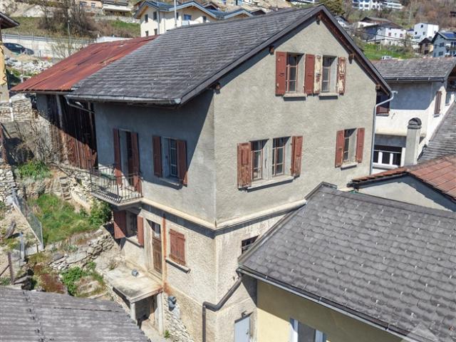 Dorfhaus, 4,5 Stück renoviert + Scheune + Garage, Ruhe, Aussicht usw