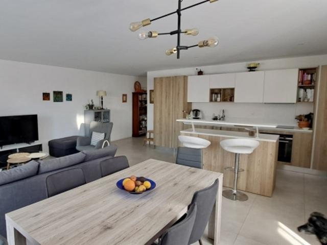 4,5 ZIMMER WOHNUNG MIT BALKON