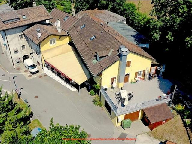 Becken, 4,5 Zimmer Wohnung und Restaurant mit 184 m²