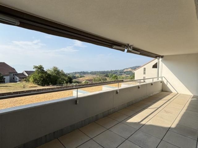 Geräumige 4,5 Zimmer Wohnung mit Blick auf den See