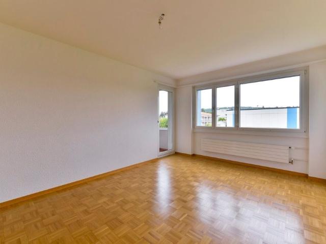 4.5 room apartment on the 2nd floor with balcony!