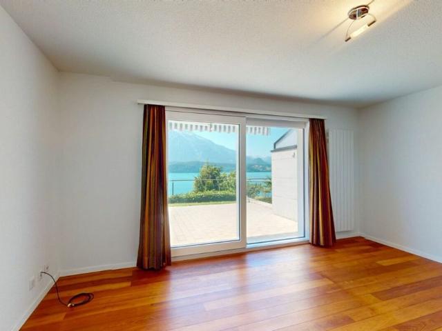 4.5 room oasis on Lake Thun with a view of the Niesen Copy