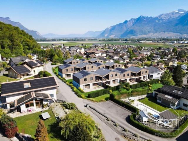 Angrenzende Villa mit 4,5 Zimmern und herrlicher Aussicht