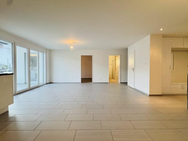 4.5 Zimmer Maisonette mit Balkon, 2 Nasszellen, 2 Tiefgaragenplätzen, Waschturm und Keller