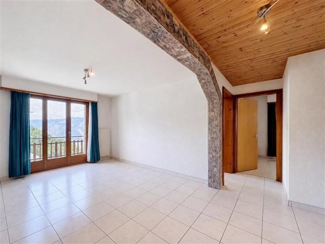 4,5 Zimmer mit atemberaubender Aussicht zum Renovieren