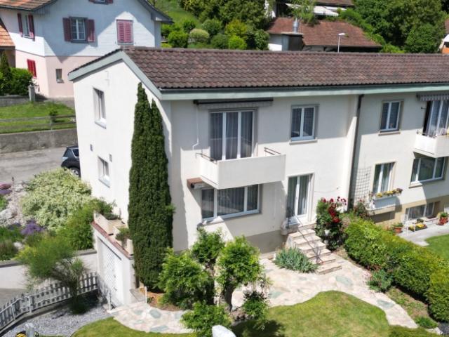 4.5 Zimmer Doppeleinfamilienhaus an sonniger Lage