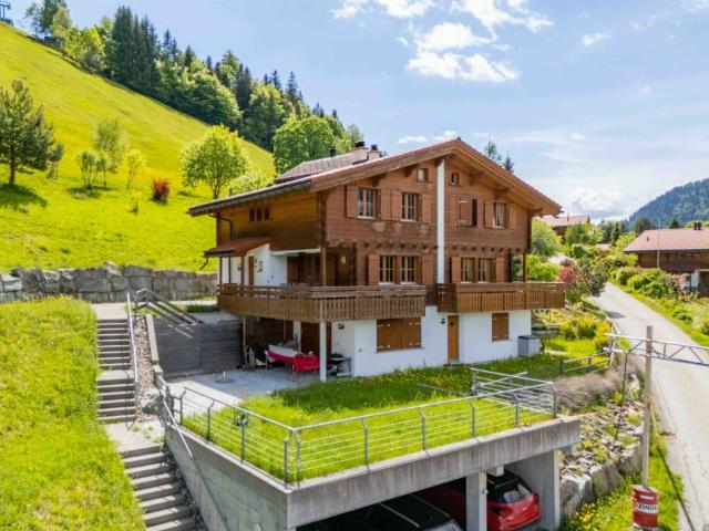4.5 Zimmer Ferienwohnung mitten im Ski und Wandergebiet Grüsch Danusa