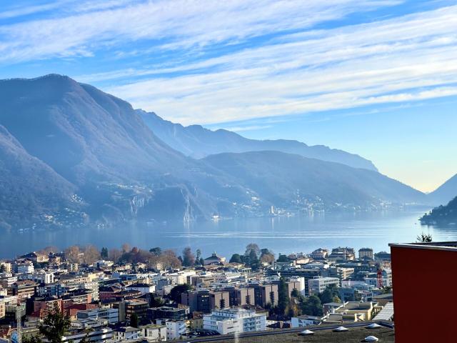 4.5 Zimmer Penthouse mit Panoramaterrasse und Seeblick in Lugano
