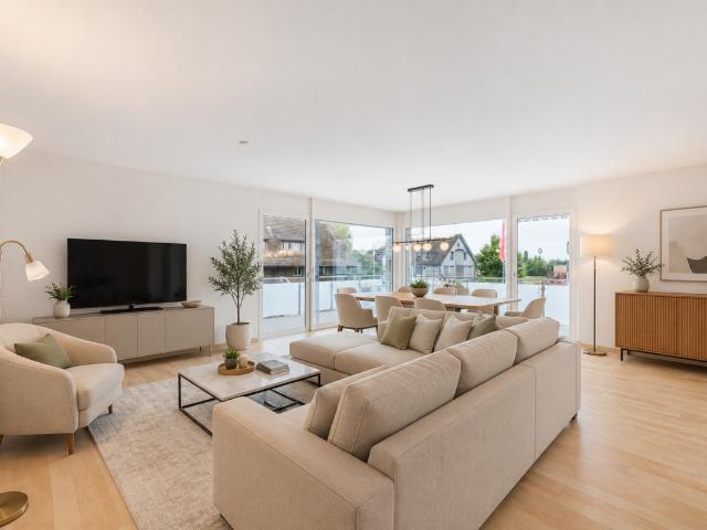 4.5 ZIMMER WOHNUNG IM 1. OG MIT GROSSZÜGIGER, GEDECKTER TERRASSE IN SEENÄHE