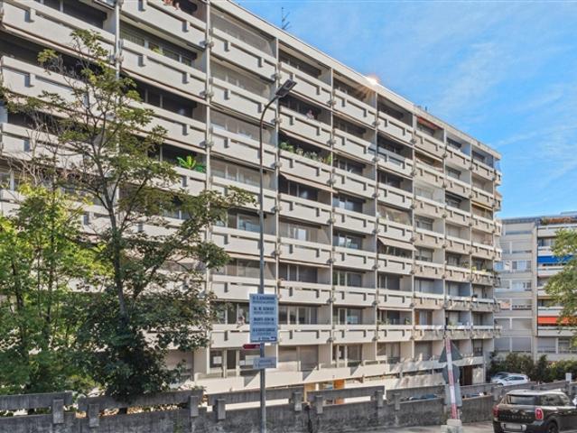 4,5 Zimmer Wohnung im 8. Stock mit Balkon