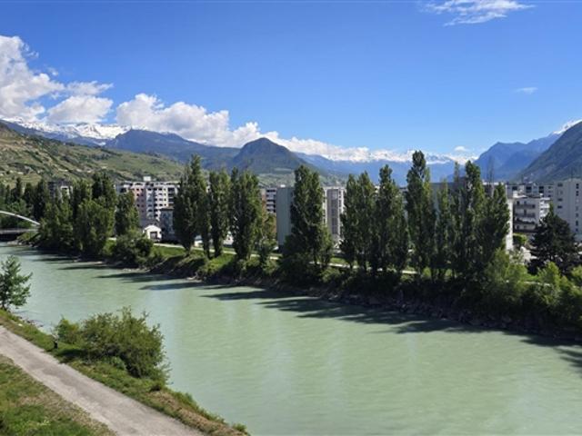 4,5 Zimmer Wohnung in Sion im 5. und letzten Stock am Ufer der Rhône komfortabel, erfrischend und einzigartig