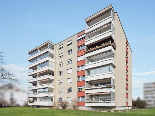 4.5 Zimmer Wohnung mit Balkon und Weitsicht