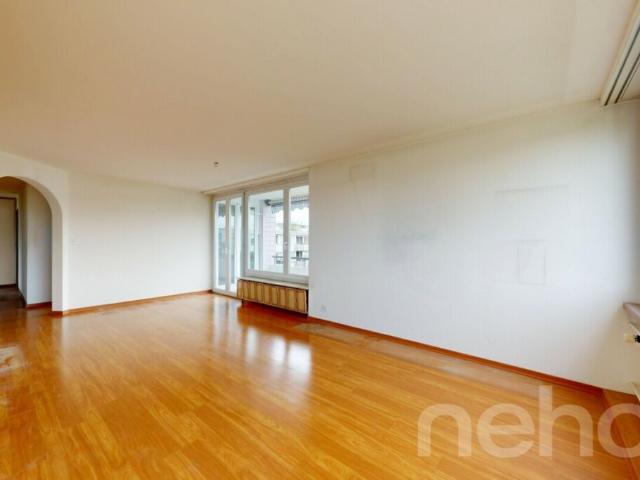 4.5 Zimmer Wohnung mit Südbalkon und viel Potenzial in Effretikon