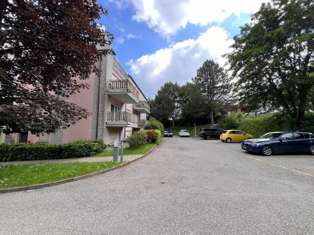 4.5 Zimmer Wohnung von ca. 100 m2 im Erdgeschoss mit Terrasse