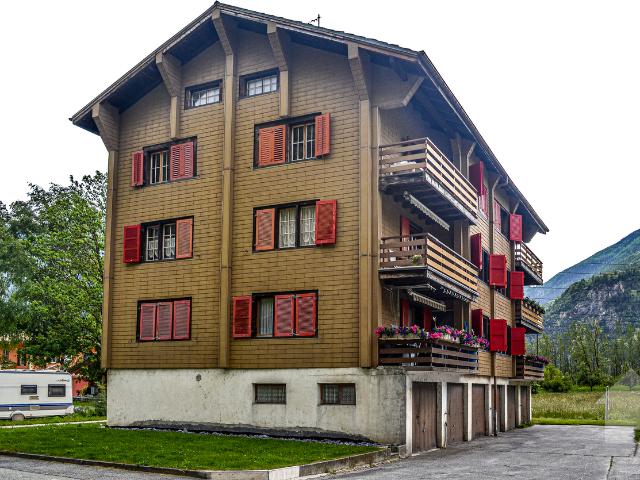 4,5 Zimmer Wohnung von 80 m2 im 2. Stock eines kleinen Gebäudes