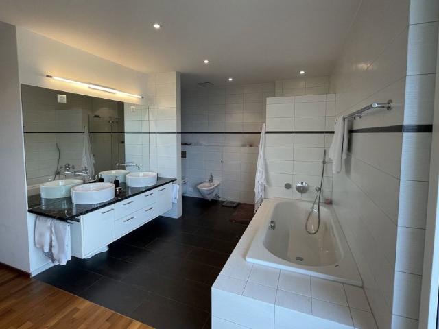 4.5 Zimmer, 140 m², 2. Stock