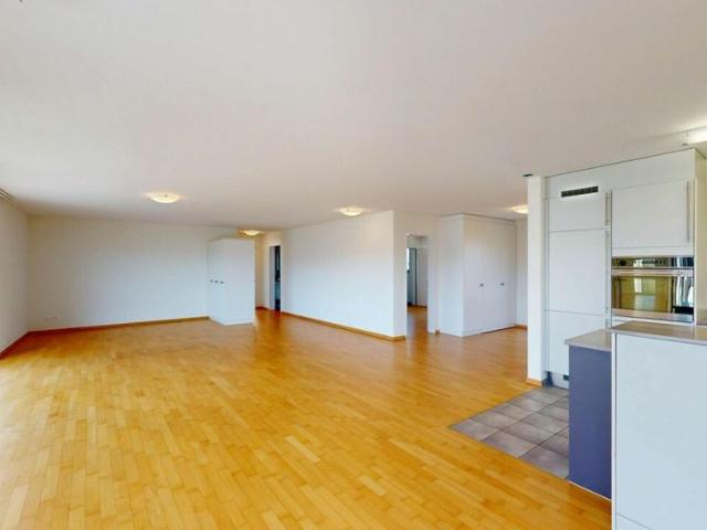 4.5 Zimmer, 145 m², 1. Stock