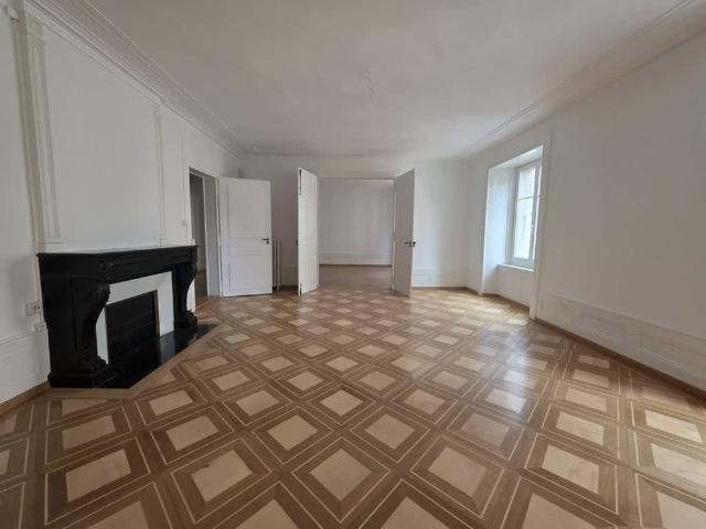 4.5 Zimmer, 150 m², 2. Stock