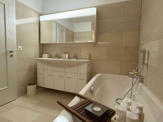 4.5 Zimmer, 160 m², 1. Stock