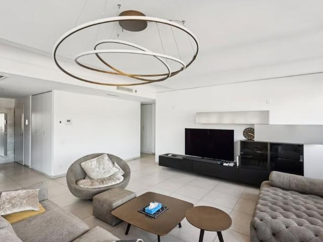 4.5 Zimmer, 166 m², 9. Stock